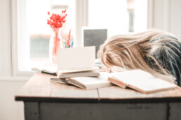 punca ki se ji ne ljubi delati naloge